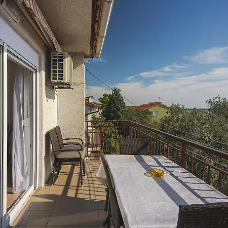 דירה With Balcony And Sea View