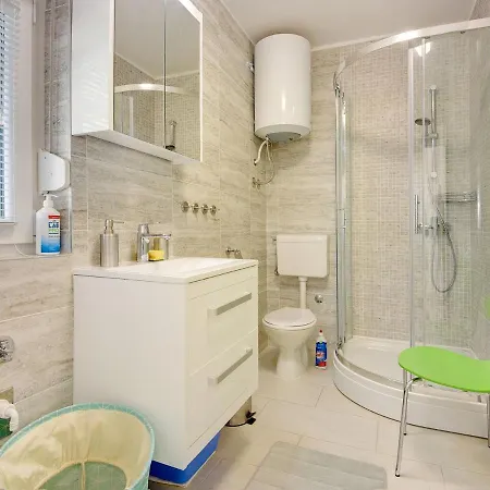 דירה With Balcony And Sea View *