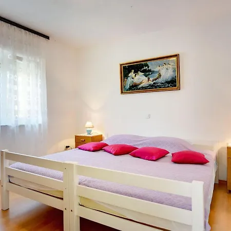 With Balcony And Sea View Apartment *