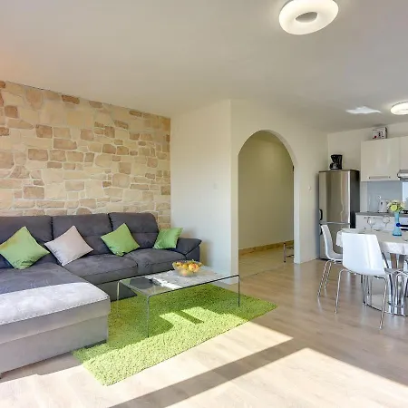 With Balcony And Sea View Pula