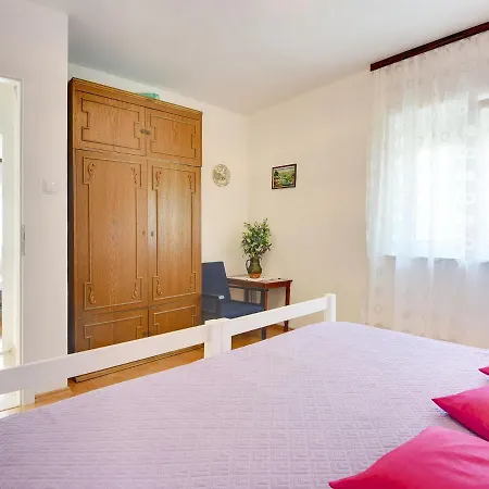 דירה With Balcony And Sea View *